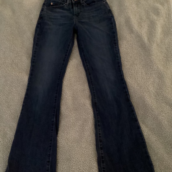 Levi’s DENIZEN Mid-Rise Bootcut Dark Wash - Like New - Picture 3 of 6